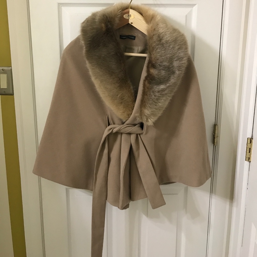 Cape with removable faux fur collar